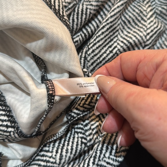 The Limited Women’s Herringbone Black and White Dress Size 12 NWT - Picture 6 of 6